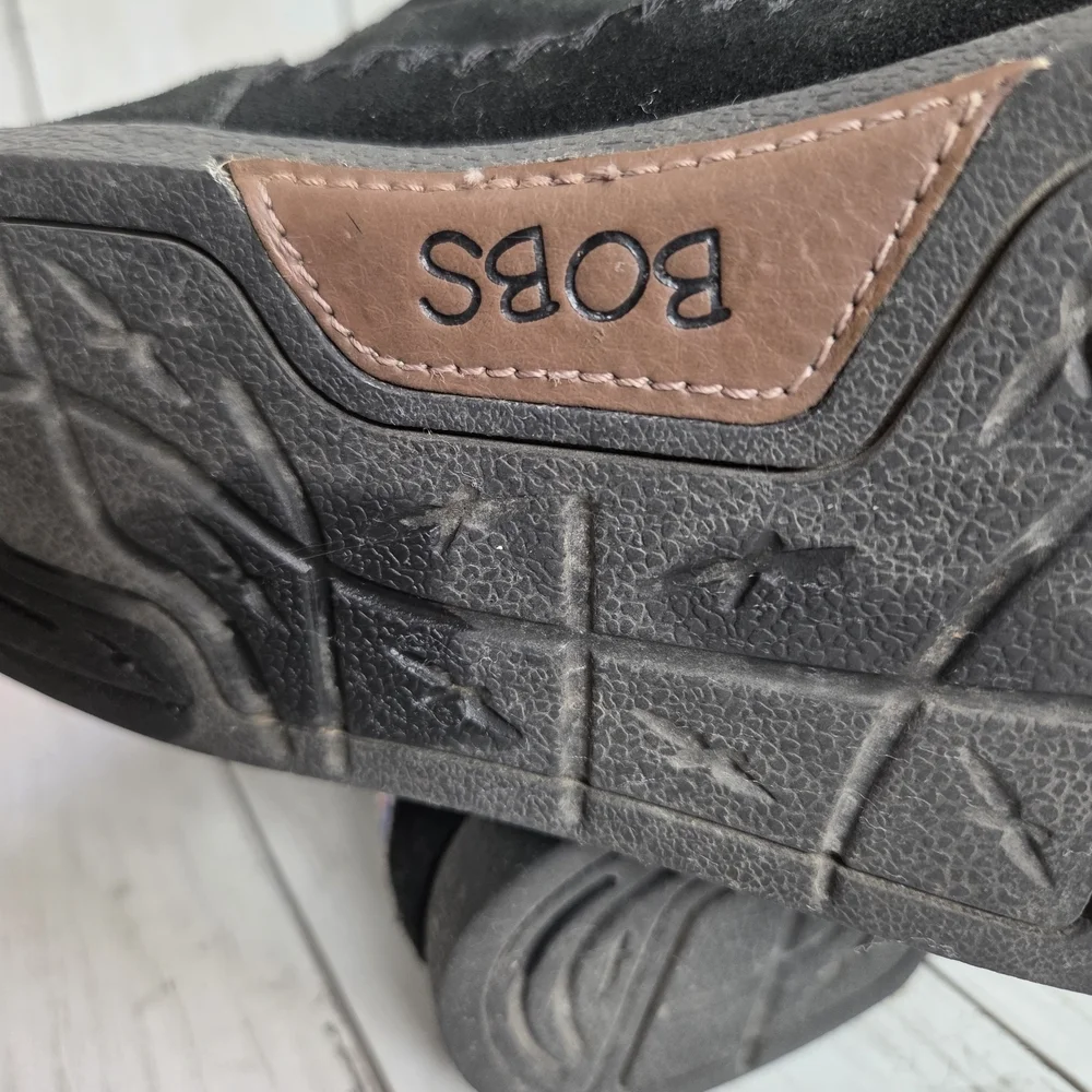Skechers Black Leather Winter Boots with Blue Aztec Trim